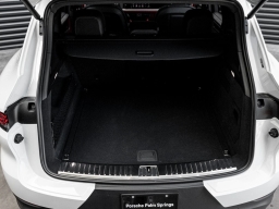 Porsche Cayenne Base AWD 2026