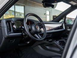 Porsche Cayenne Base AWD 2026