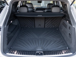 Porsche Cayenne Base AWD 2026