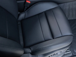 Porsche Cayenne Base AWD 2026