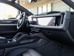 Porsche Cayenne Base AWD 2026