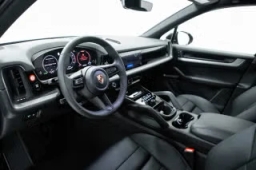 Porsche Cayenne Base AWD 2026