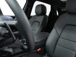 Porsche Cayenne Base AWD 2026