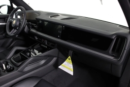 Porsche Cayenne Base AWD 2026