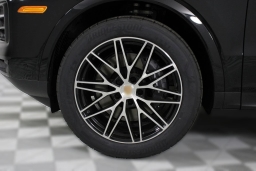 Porsche Cayenne Base AWD 2026