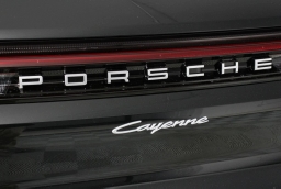 Porsche Cayenne Base AWD 2026
