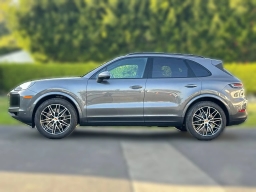 Porsche Cayenne Base AWD 2026