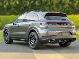 Porsche Cayenne Base AWD 2026