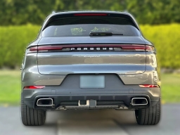 Porsche Cayenne Base AWD 2026