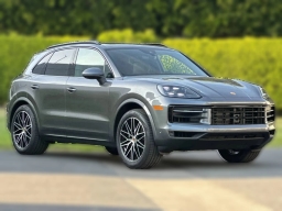 Porsche Cayenne Base AWD 2026