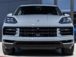 Porsche Cayenne Base AWD 2026