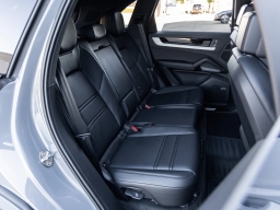 Porsche Cayenne Base AWD 2026