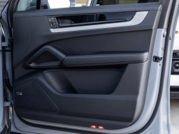 Porsche Cayenne Base AWD 2026