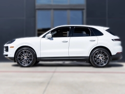 Porsche Cayenne Base AWD 2026