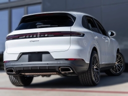 Porsche Cayenne Base AWD 2026