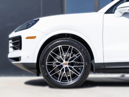 Porsche Cayenne Base AWD 2026