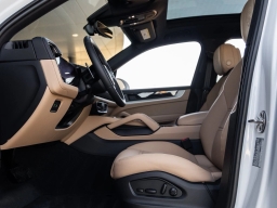 Porsche Cayenne Base AWD 2026