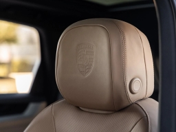 Porsche Cayenne Base AWD 2026