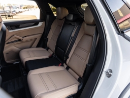 Porsche Cayenne Base AWD 2026