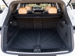 Porsche Cayenne Base AWD 2026