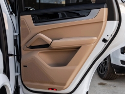 Porsche Cayenne Base AWD 2026