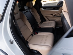 Porsche Cayenne Base AWD 2026