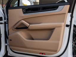 Porsche Cayenne Base AWD 2026