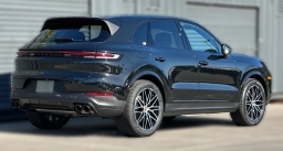 Porsche Cayenne Base AWD 2026