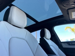 Porsche Cayenne Base AWD 2026