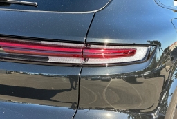 Porsche Cayenne Base AWD 2026