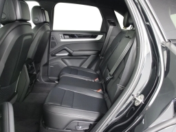 Porsche Cayenne Base AWD 2026