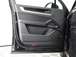 Porsche Cayenne Base AWD 2026