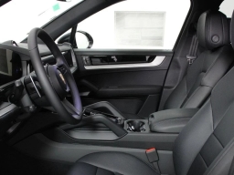 Porsche Cayenne Base AWD 2026