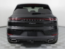 Porsche Cayenne Base AWD 2026