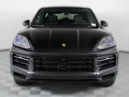 Porsche Cayenne Base AWD 2026