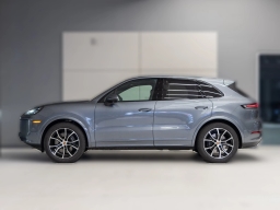 Porsche Cayenne Base AWD 2026