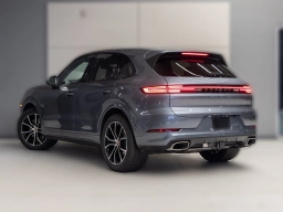Porsche Cayenne Base AWD 2026