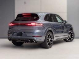 Porsche Cayenne Base AWD 2026