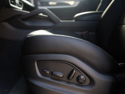 Porsche Cayenne Base AWD 2026