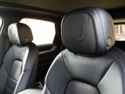 Porsche Cayenne Base AWD 2026