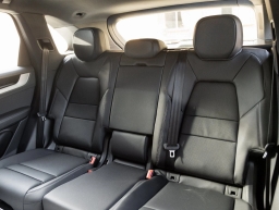 Porsche Cayenne Base AWD 2026