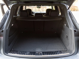 Porsche Cayenne Base AWD 2026