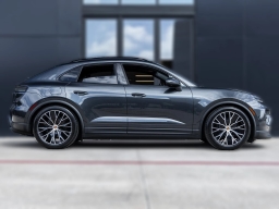 Porsche Macan Electric 4 AWD 2026