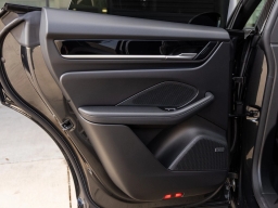 Porsche Macan Electric 4 AWD 2026