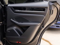 Porsche Macan Electric 4 AWD 2026