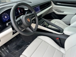 Porsche Macan Electric 4 AWD 2026