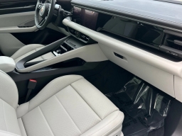 Porsche Macan Electric 4 AWD 2026