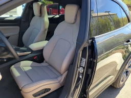 Porsche Macan Electric 4 AWD 2026