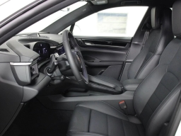 Porsche Macan Electric 4 AWD 2026