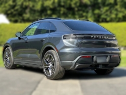 Porsche Macan Electric 4 AWD 2025